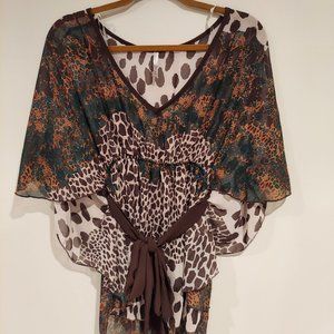 Trace flowing print top